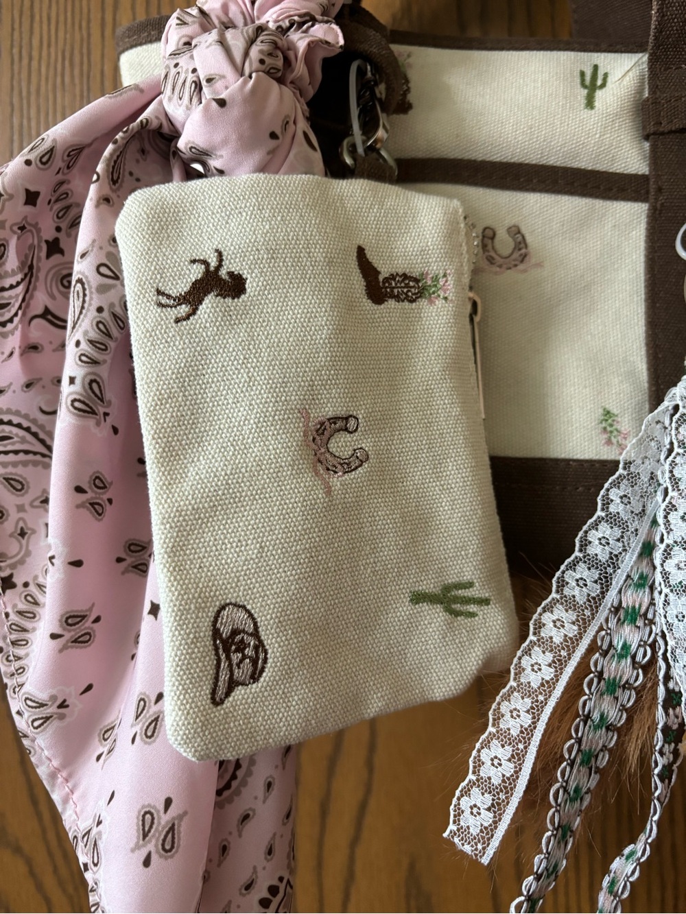 Madden Girl Horse Western Canvas Tote Purse with Pink Bandana, Charm, Bracelet - Picture 2 of 7